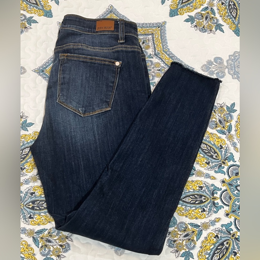 Judy Blue Skinny Fit jeans, raw hem, size 9/29.  Excellent/like new condition.